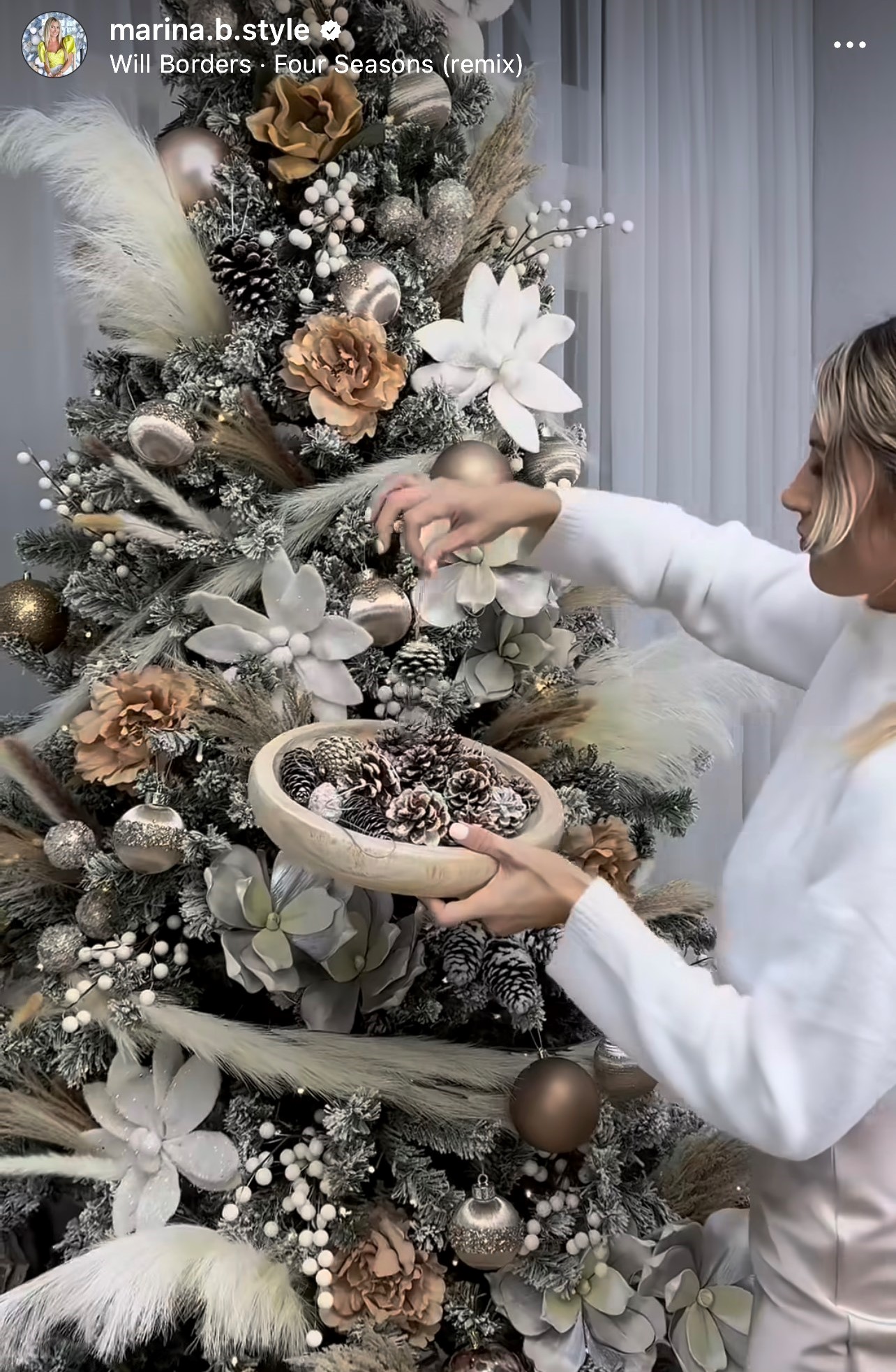 How to Decorate a Christmas Tree in 3 Easy Steps